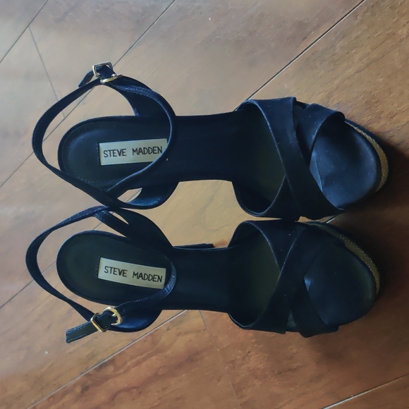 Steve Madden Surrnder Black Multi Heels - Picture 2 of 8